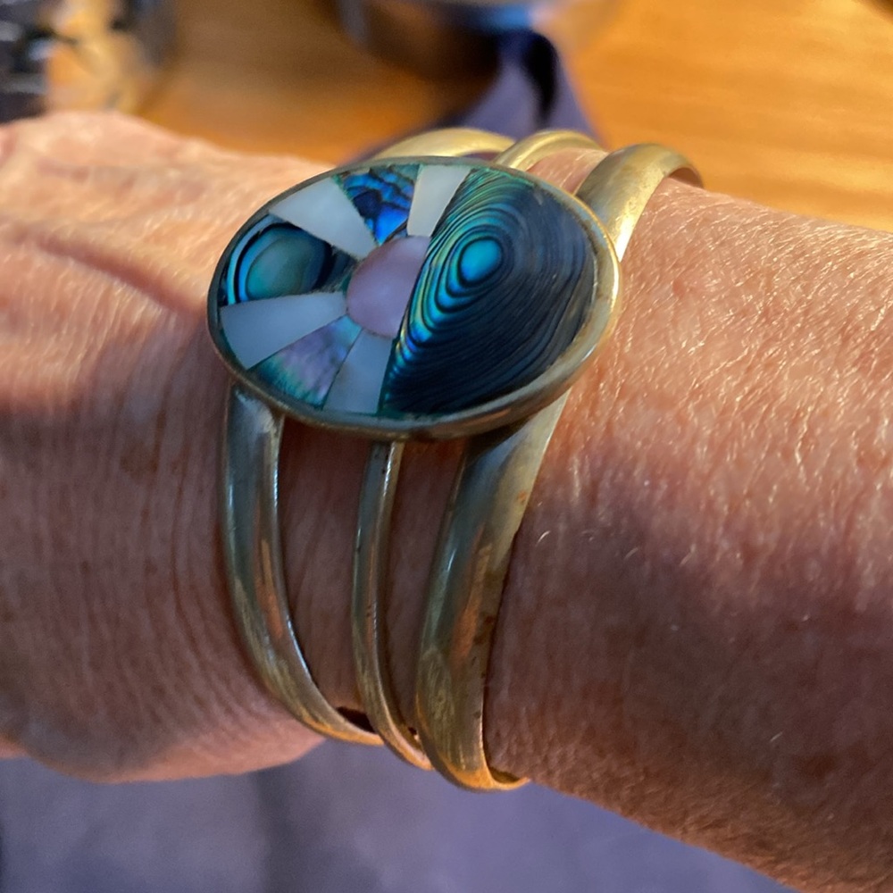 Cuff bracelet - Picture 3 of 3
